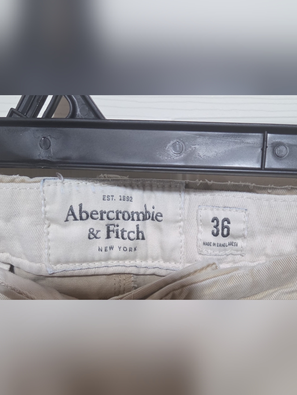 Abercrombie & Fitch khaki shorts - Picture 3 of 4